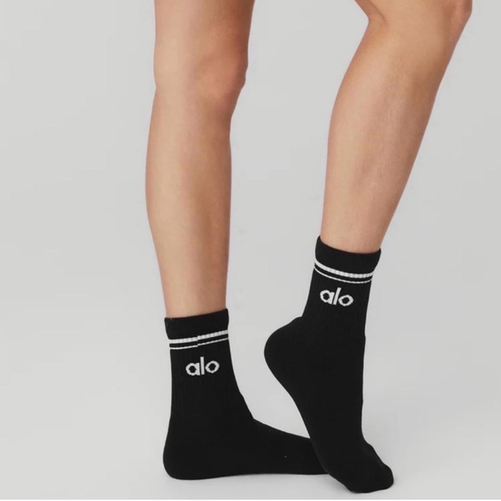Alo Black Logo Crew Socks